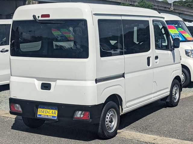 Daihatsu Hijet Cargo 6