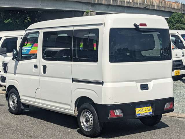 Daihatsu Hijet Cargo 8