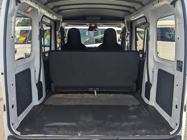 Daihatsu Hijet Cargo 9