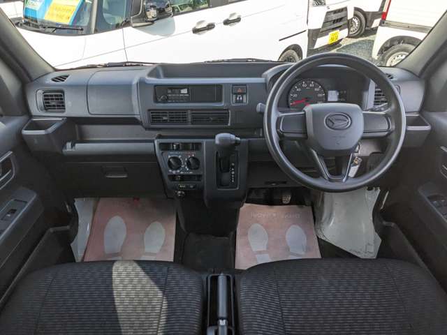 Daihatsu Hijet Cargo 10