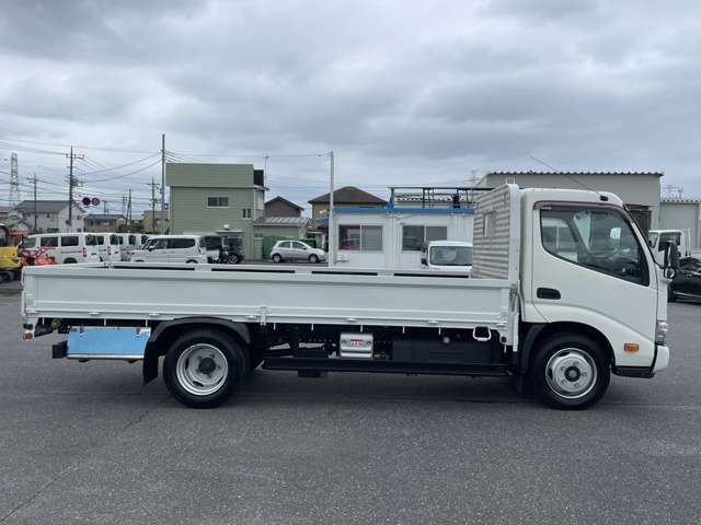 Hino Dutro 4