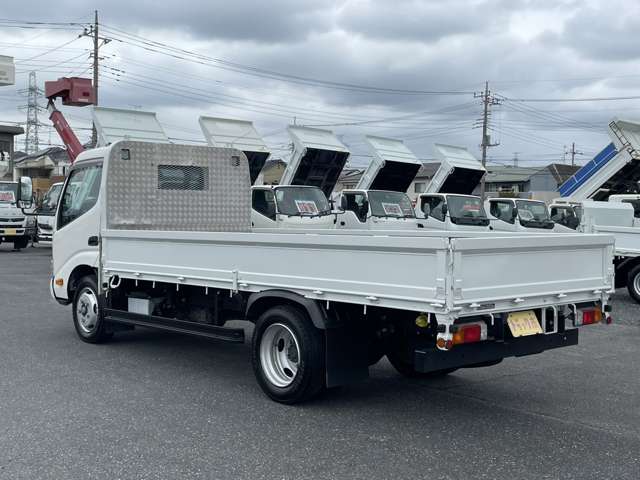 Hino Dutro 7
