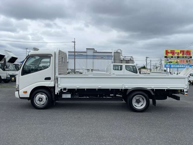 Hino Dutro 8