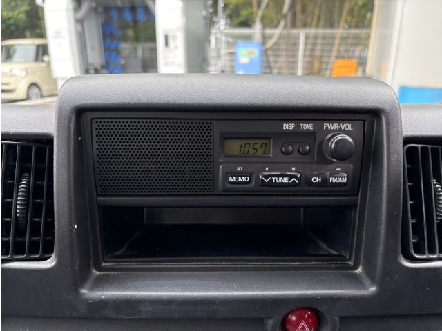 Mitsubishi Minicab Van 7