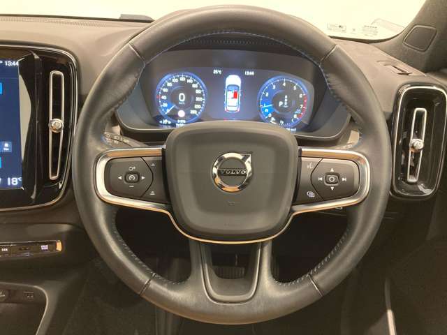 Volvo XC40 3