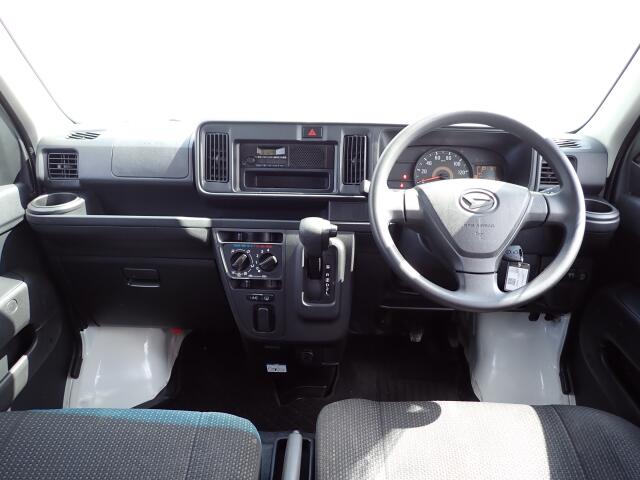 Daihatsu Hijet Cargo 5