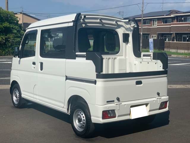 Daihatsu Hijet Deck Van 3