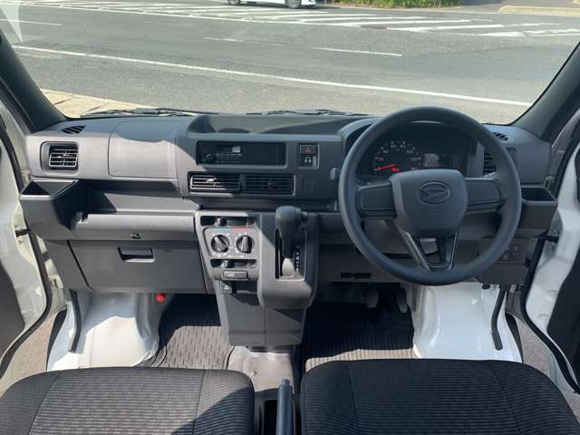 Daihatsu Hijet Deck Van 9