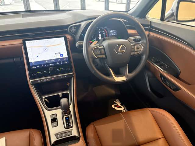 Lexus LBX 10