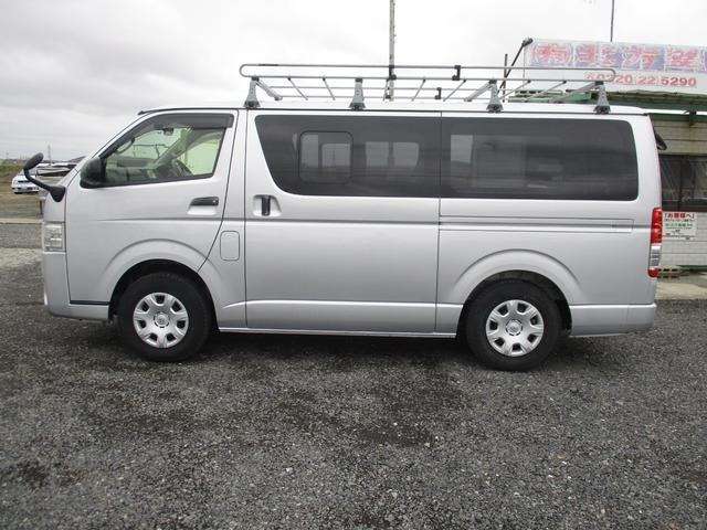 Toyota Hiace Van 2