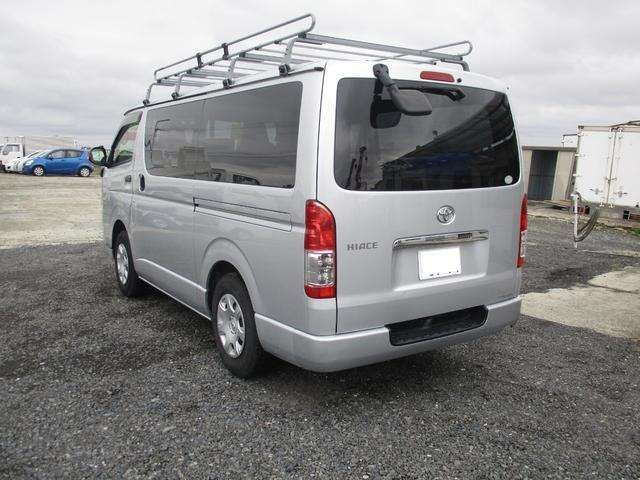 Toyota Hiace Van 3