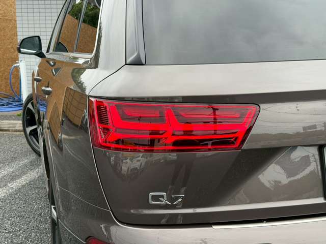 Audi Q7 11