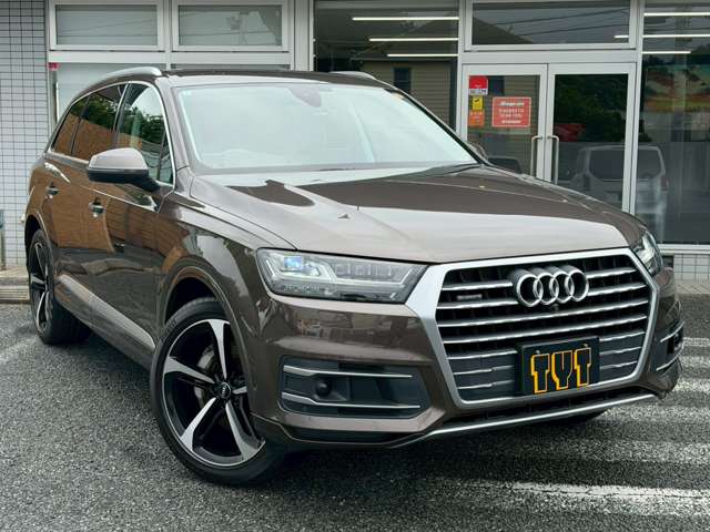 Audi Q7 8