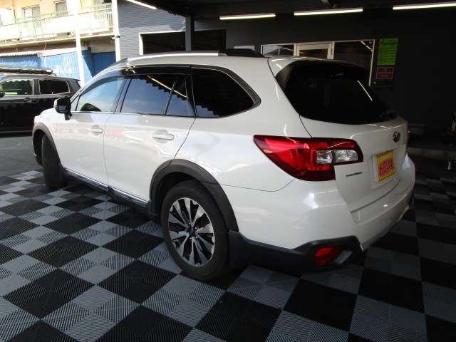 Subaru Legacy Outback 9