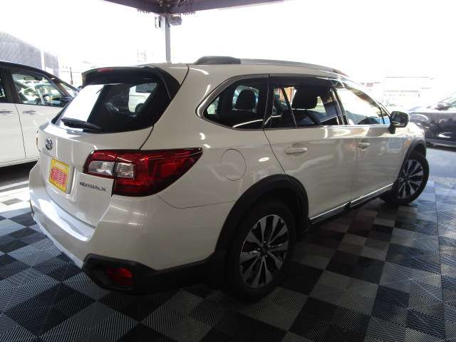 Subaru Legacy Outback 10