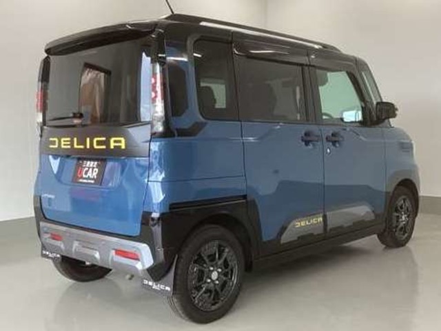 Mitsubishi Delica Mini 2