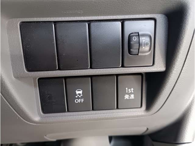 Nissan NV100 Clipper 6