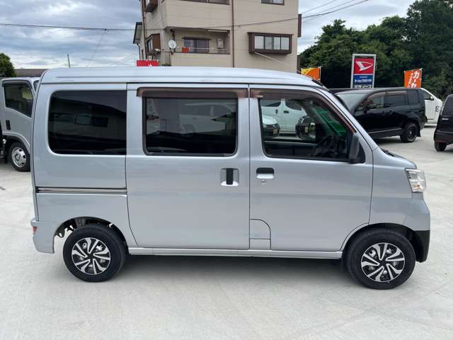 Daihatsu Hijet Cargo 6