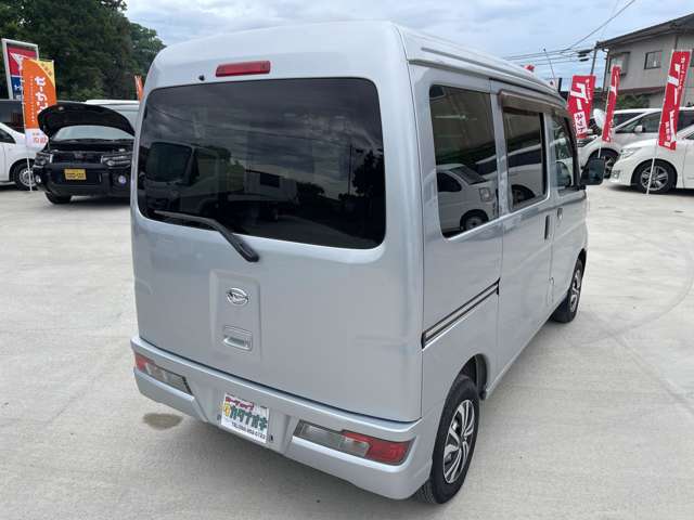 Daihatsu Hijet Cargo 7