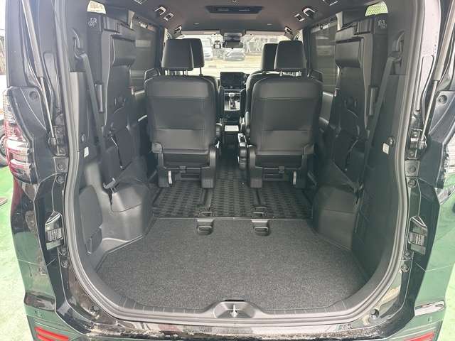Toyota Voxy 12