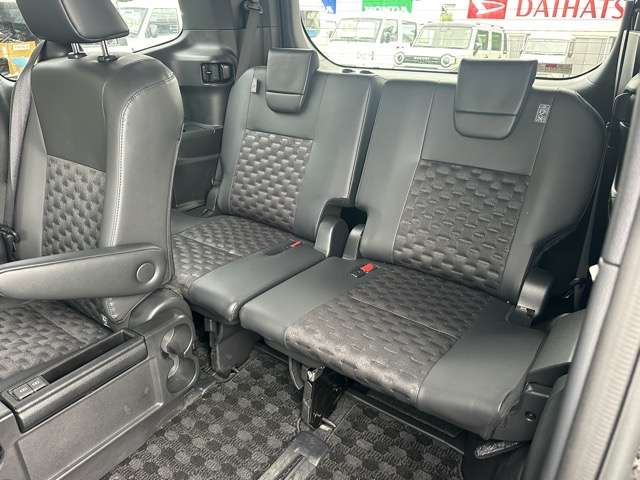 Toyota Voxy 7