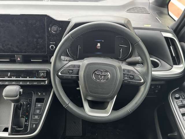 Toyota Voxy 9