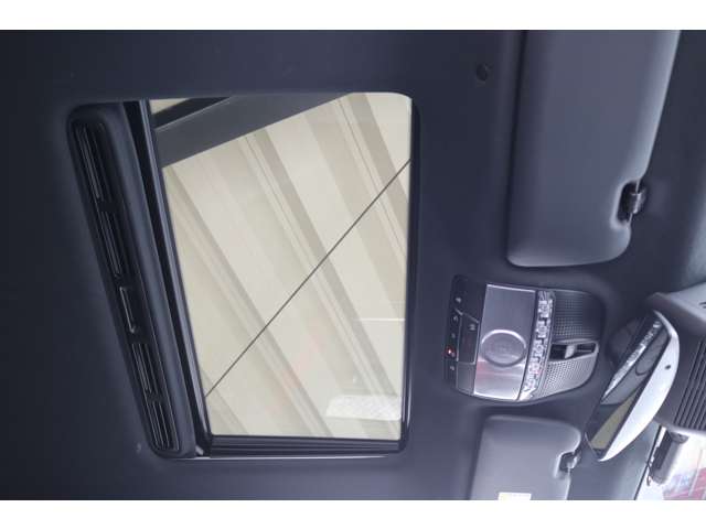 Mercedes-Benz G-Class 10