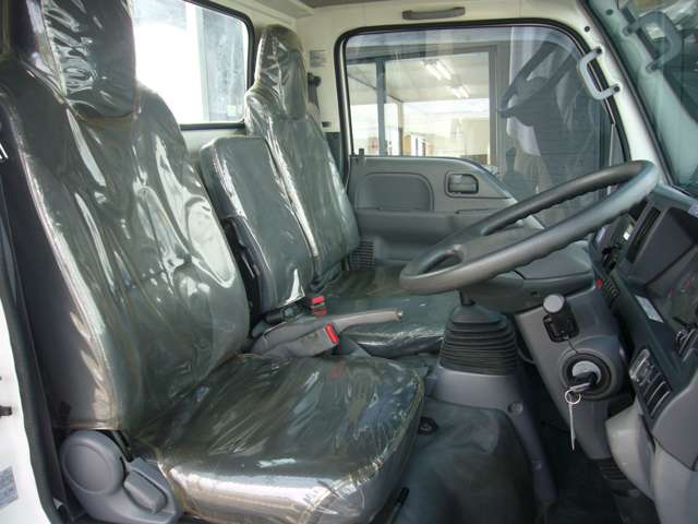 Isuzu Elf 12