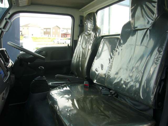 Isuzu Elf 6