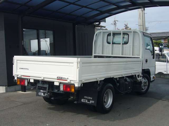 Isuzu Elf 7