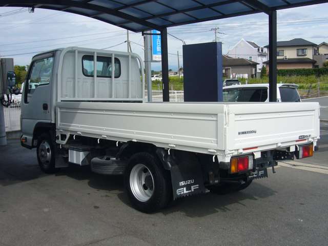 Isuzu Elf 8