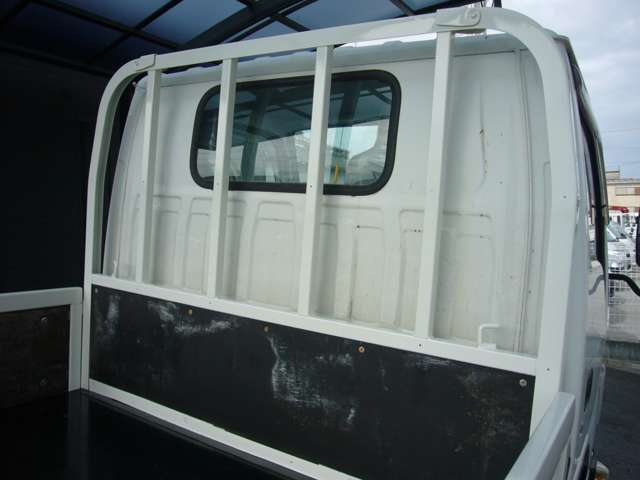 Isuzu Elf 10