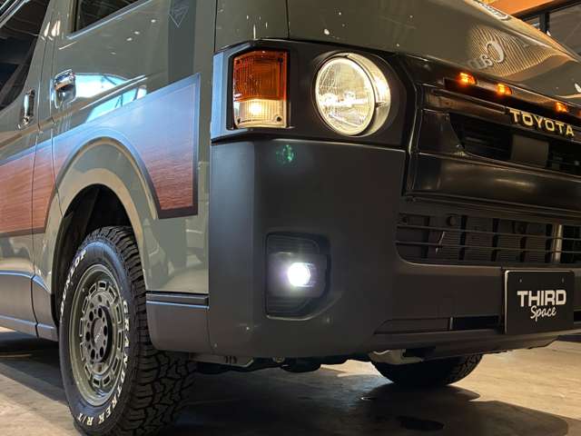 Toyota Hiace Van 12