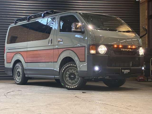 Toyota Hiace Van 3