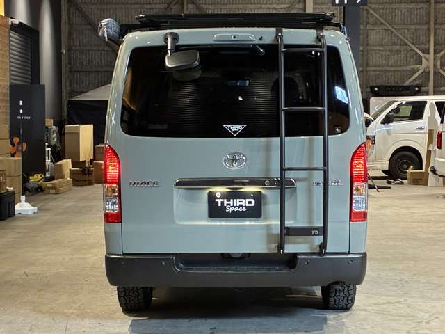 Toyota Hiace Van 6