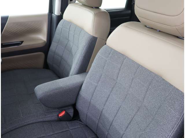 Mitsubishi Delica Mini 12