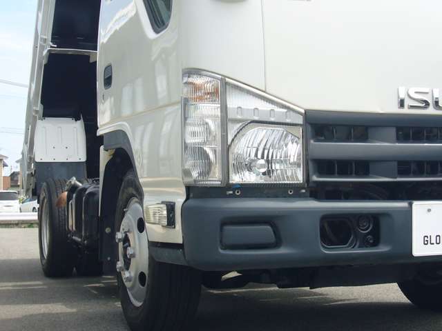 Isuzu Elf 12