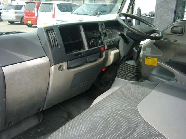 Isuzu Elf 3