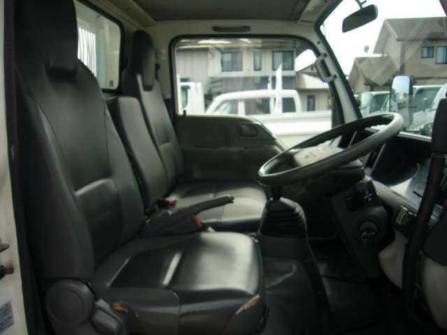 Isuzu Elf 8