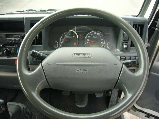 Isuzu Elf 9