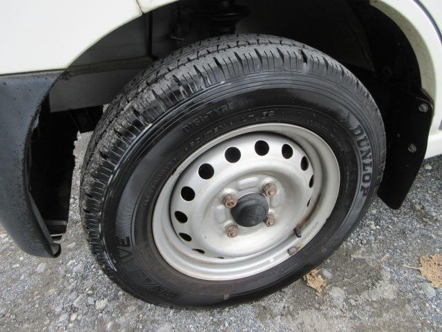 Daihatsu Hijet Cargo 11