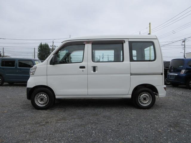 Daihatsu Hijet Cargo 7