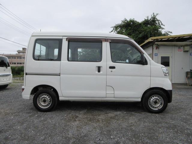 Daihatsu Hijet Cargo 8