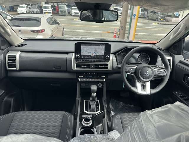 Mitsubishi Triton 7