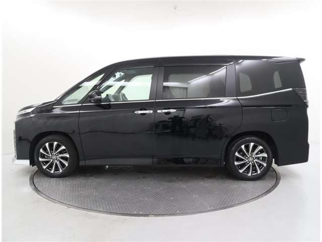 Toyota Voxy 5