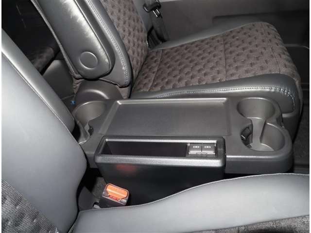 Toyota Voxy 10