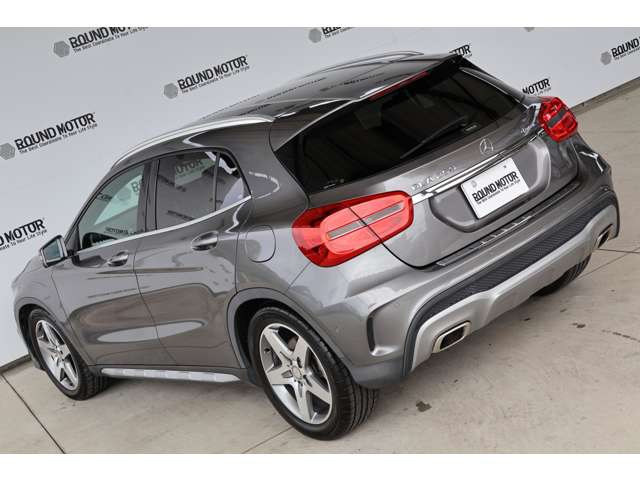 Mercedes-Benz GLA-Class 11