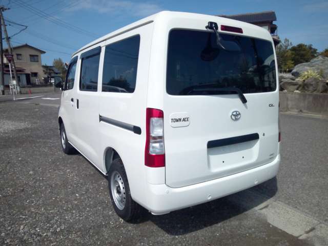 Toyota Town Ace Van 3