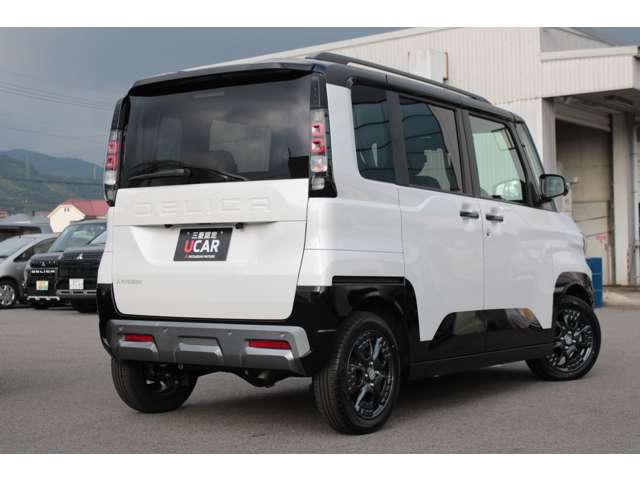 Mitsubishi Delica Mini 2
