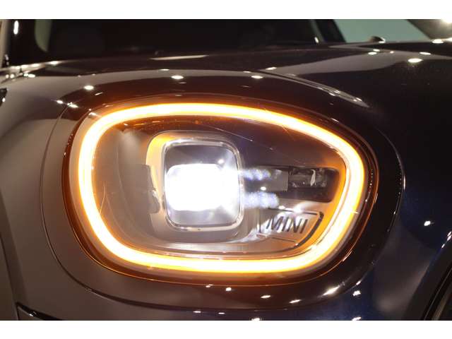 MINI Crossover 11